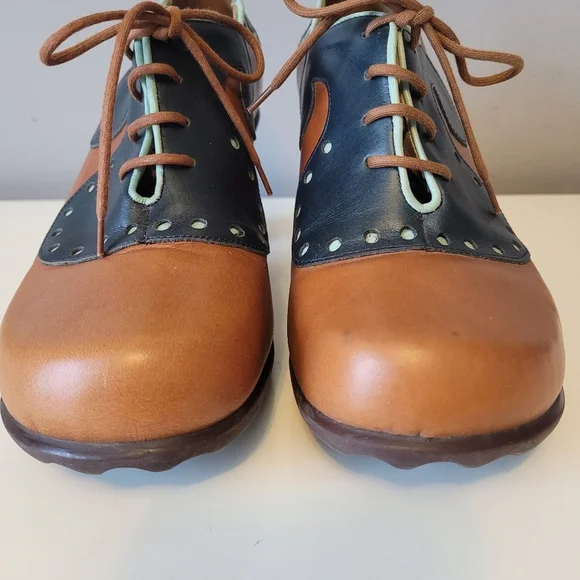 Fluevog Kitschy Kitschy Boom Boom Viv Low-heeled Leather Lace-up, VGUC, Size 8.5 - Picture 3 of 11